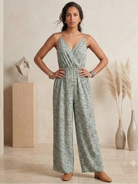 BOG COLLECTIVE Floral Blue Jumpsuit Romper with pockets cropped wide legs size L